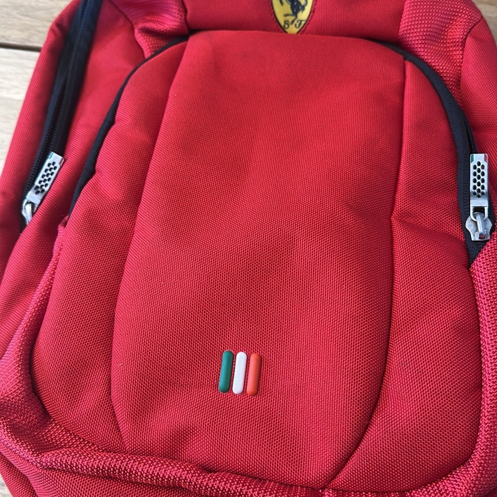 FERRARI ⭐️ BACKPACK - Picture 8 of 9